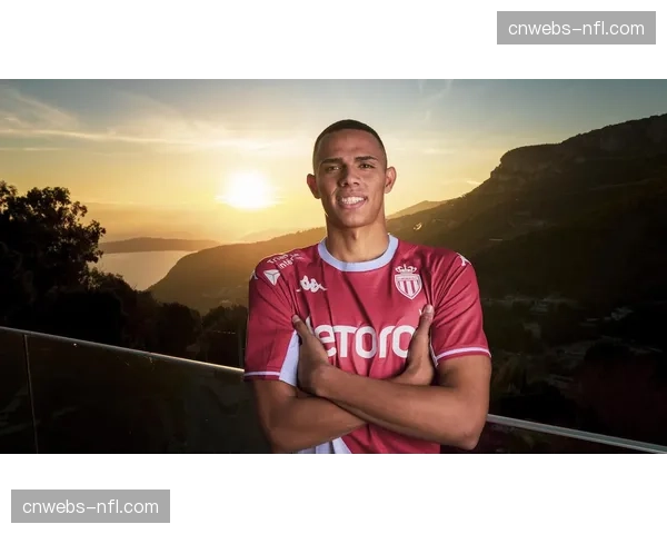 官方：摩纳哥与20岁后卫万德松续约至2030年，违约金高达1亿欧元